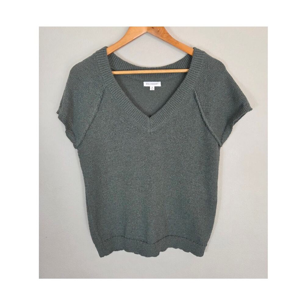 Blu Pepper Woman's V-neck Short Sleeve Pullover Green Sweater Size Small